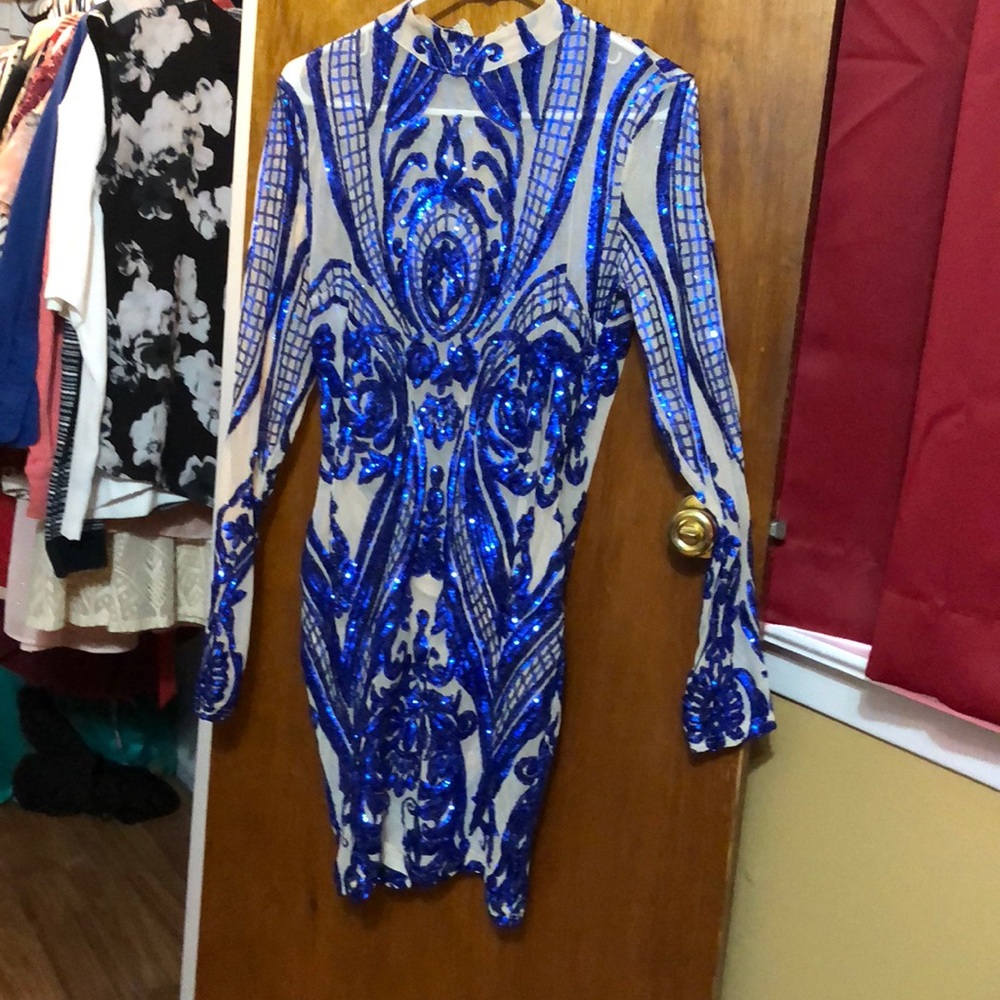 NEW NEVER WORN sequins mini dress